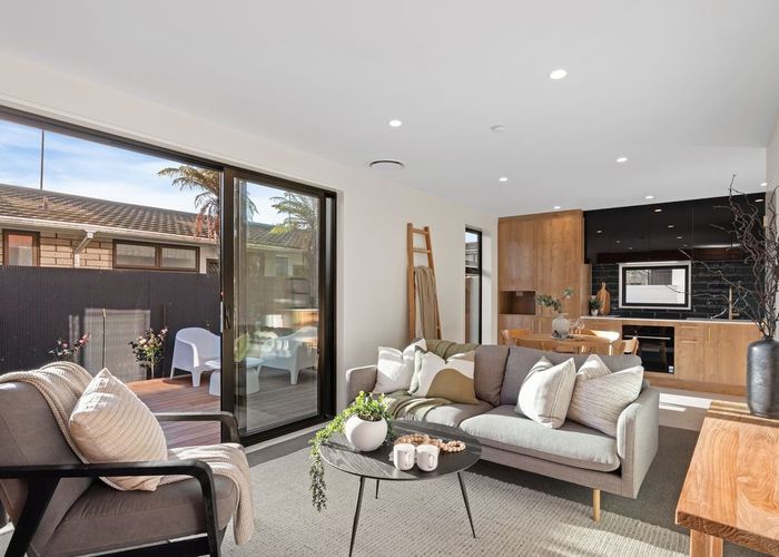  at 2/142 Main North Road, Papanui, Christchurch City, Canterbury
