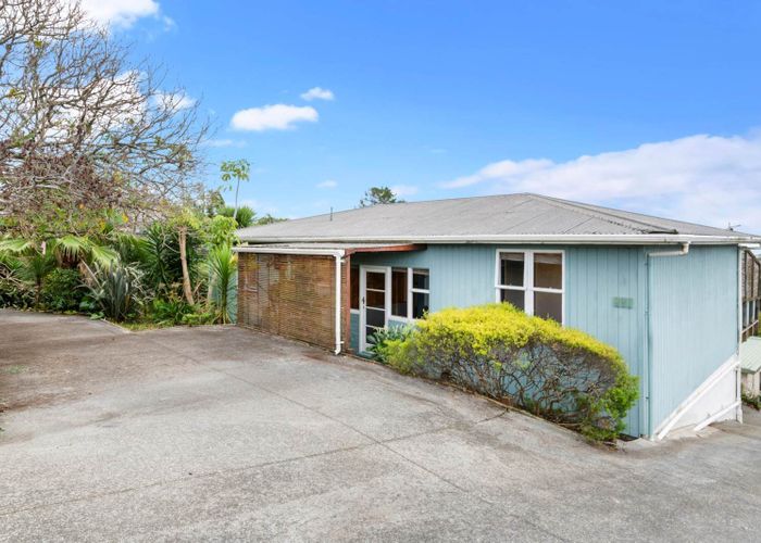  at 1/547 East Coast Road, Browns Bay, Auckland