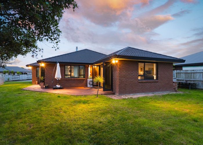  at 12 Walnut Grove, Kelvin Grove, Palmerston North, Manawatu / Whanganui