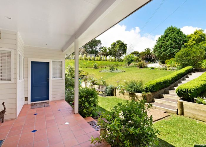  at 32 Bernard Magnus Lane, Greenhithe, Auckland