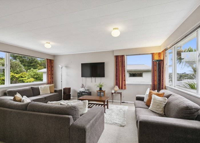  at 39 Carluke Street, Paparangi, Wellington