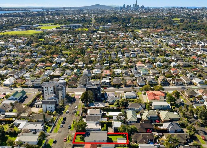  at 16 Miller Street, Point Chevalier, Auckland