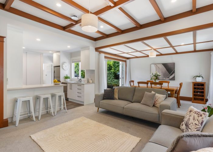  at 6 Quest Terrace, Mount Roskill, Auckland