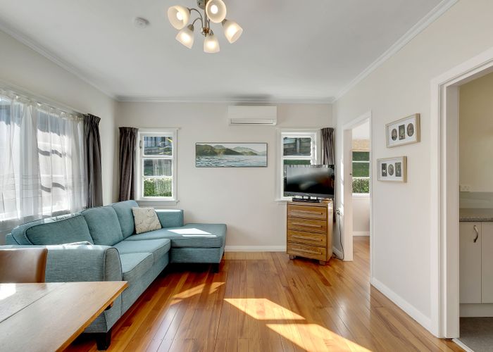  at 9 Roy Street, Tawa, Wellington