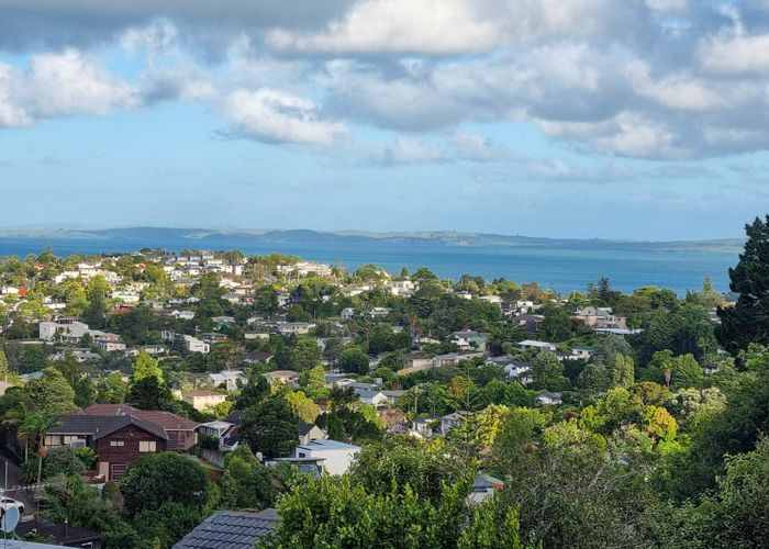  at 18/929-933 East Coast Road, Torbay, North Shore City, Auckland