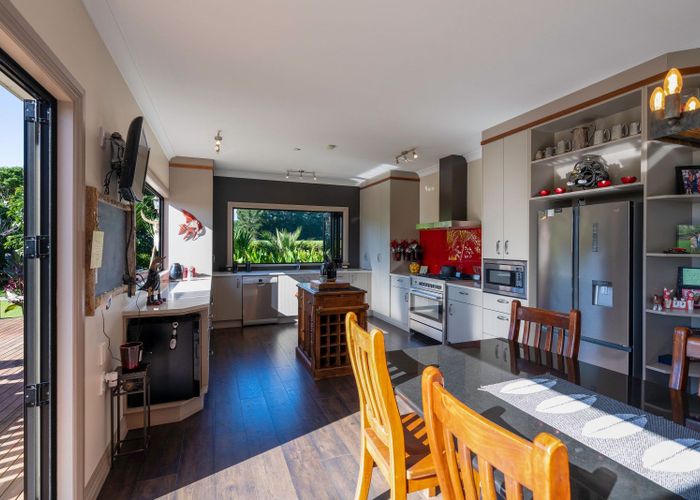  at 207 Takapu Road, Manakau