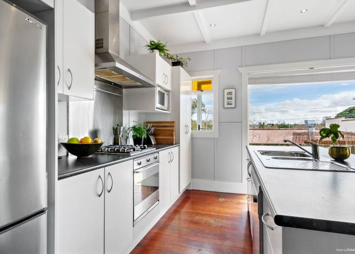  at 1a Islington Avenue, New Lynn, Waitakere City, Auckland