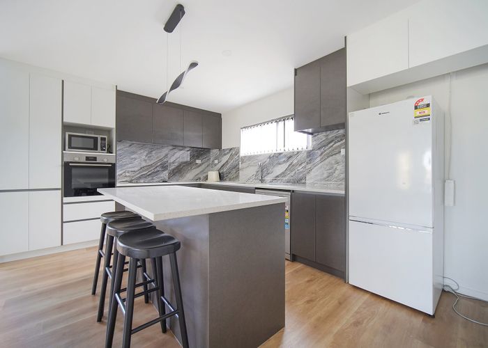  at 2/166 Rathgar Road,, Henderson, Waitakere City, Auckland