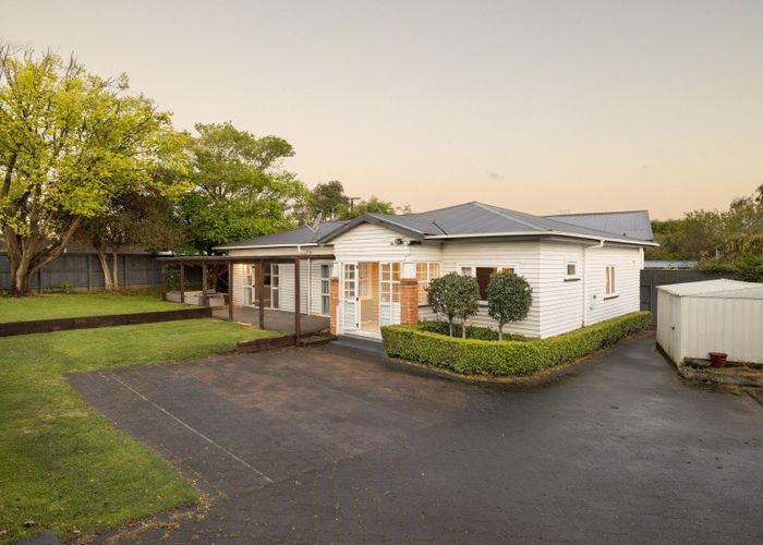  at 117 Forest Lake Road, Forest Lake, Hamilton, Waikato