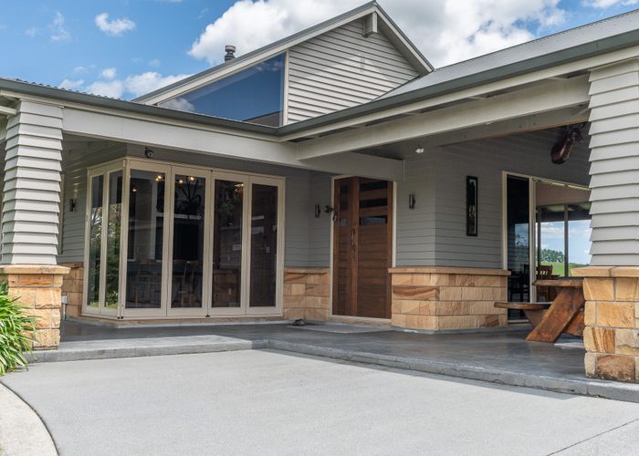  at 220 Howden Road, Temple View, Hamilton