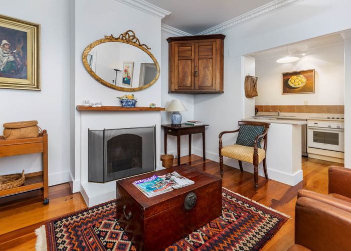  at 2/8 Sarawia Street, Newmarket, Auckland