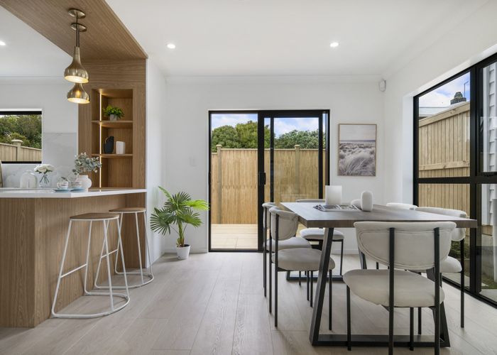  at 2/75 Titirangi Road, New Lynn, Waitakere City, Auckland