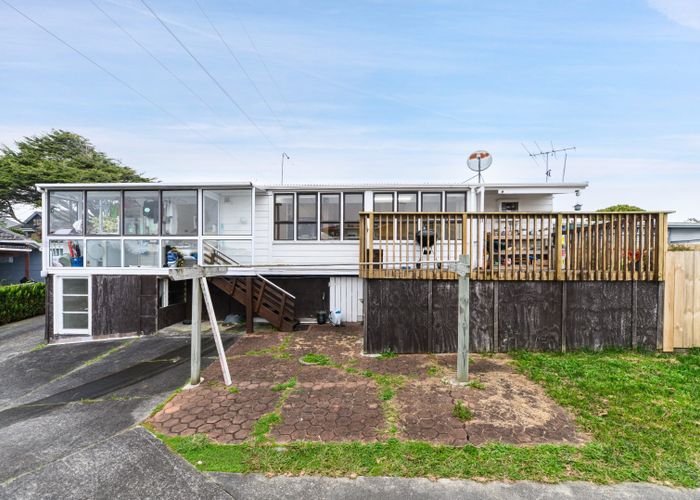  at 27 Boyce Ave, Mount Roskill, Auckland City, Auckland