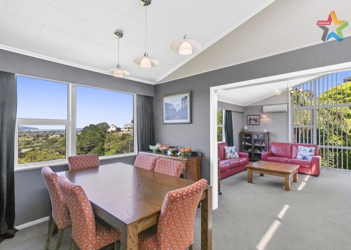  at 27 Vista Grove, Kelson, Lower Hutt