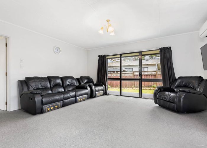  at 2/58 Riversdale Road, Avondale, Auckland