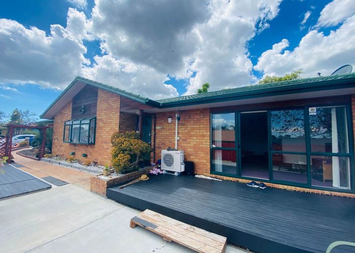  at 20 Medvale Avenue, Flat Bush, Manukau City, Auckland