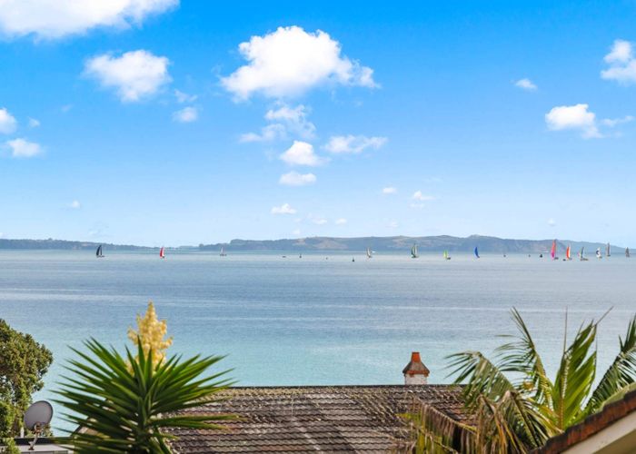  at 4 Turnbull Road, Narrow Neck, North Shore City, Auckland