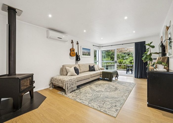  at 6 Selwyn Avenue, Glen Eden, Waitakere City, Auckland
