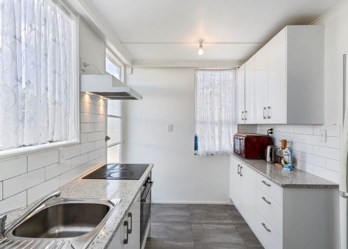  at 1/4 Hutchinson Avenue, New Lynn, Waitakere City, Auckland