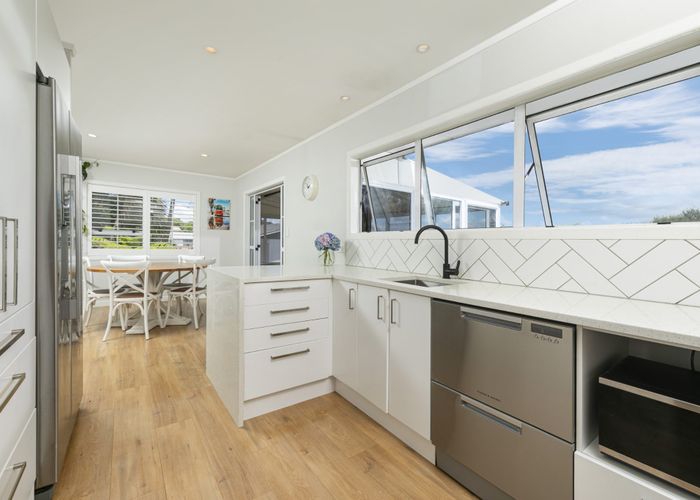  at 107 Oreil Avenue, West Harbour, Waitakere City, Auckland