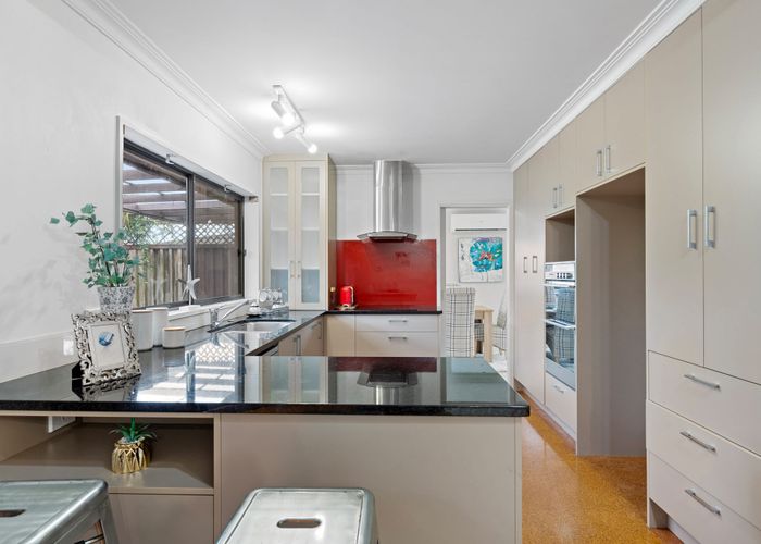  at 15 Chip Grove, Sunnyhills, Auckland