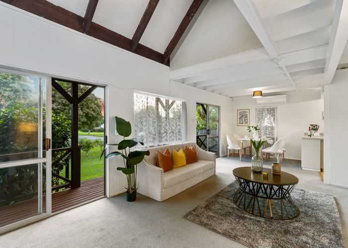  at 88 Beach Road, Te Atatu Peninsula, Auckland