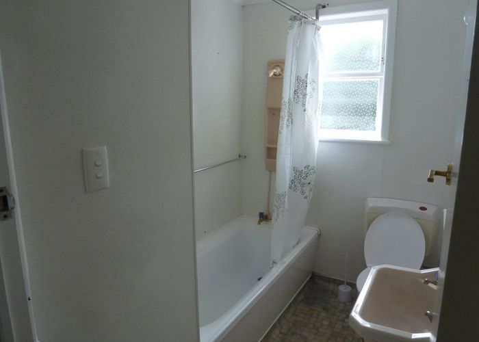 at 8 Denbigh Place, Awapuni, Palmerston North, Manawatu / Whanganui