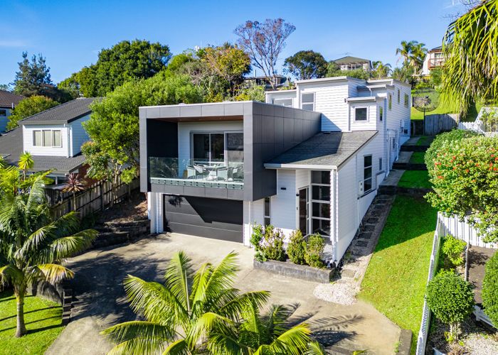  at 10 Bayside Drive, Browns Bay, North Shore City, Auckland