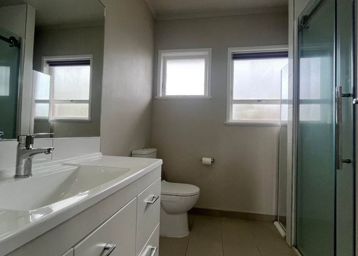  at 2/8 Counsel Terrace, Mount Albert, Auckland City, Auckland
