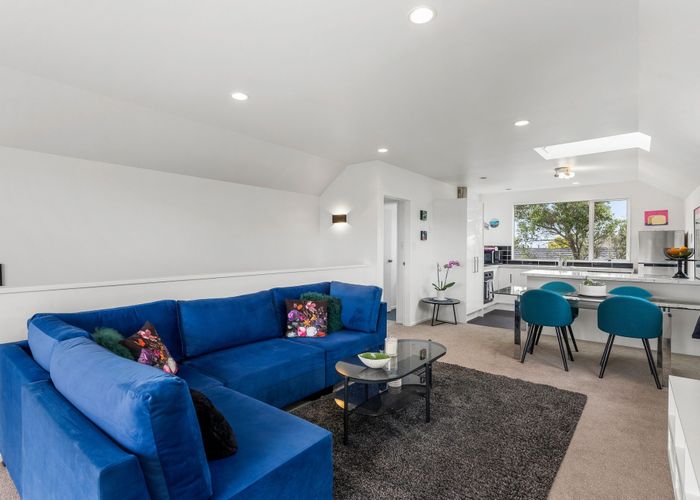  at 7D Cheyne Walk, Newlands, Wellington