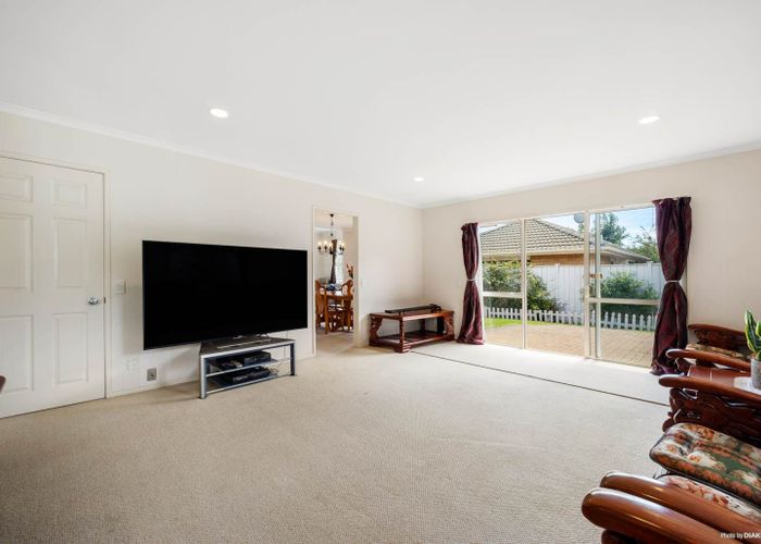  at 22 Heyington Way, East Tamaki Heights, Auckland