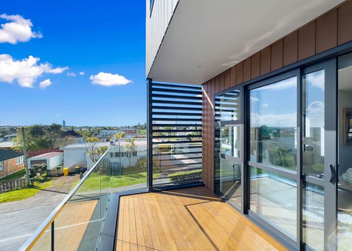  at 1/1B Egremont Street, Belmont, North Shore City, Auckland