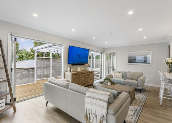  at 26 Mirrabooka Avenue, Botany Downs, Auckland