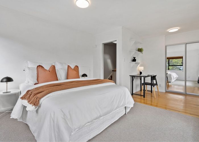  at 2/46 Matipo Road, Mairangi Bay, North Shore City, Auckland