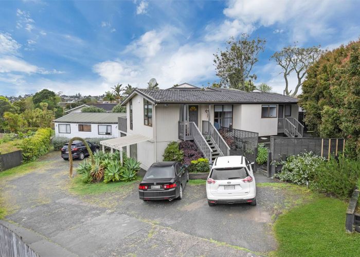  at 9 & 9A Sherie Place, Howick, Manukau City, Auckland