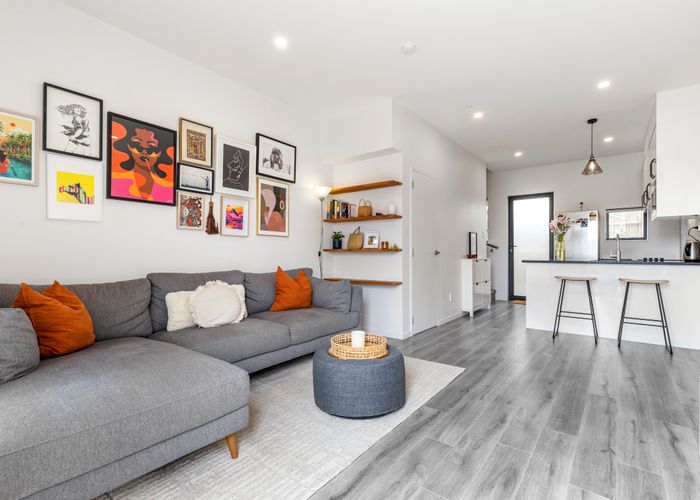  at 2/17 Panama Road, Mount Wellington, Auckland