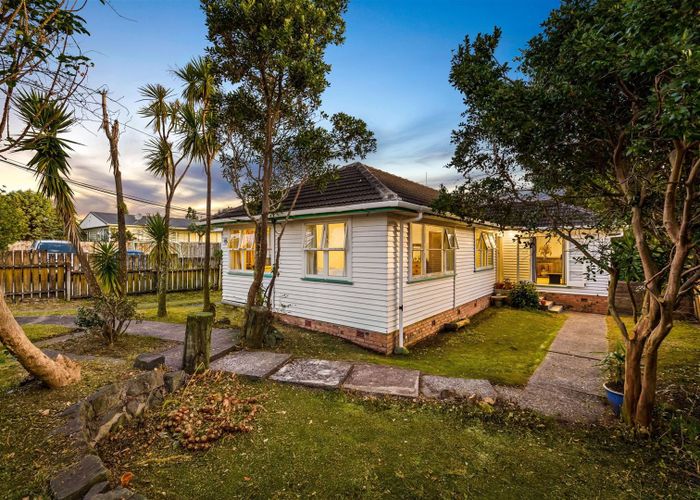  at 18 Albert Road, Kelston, Auckland