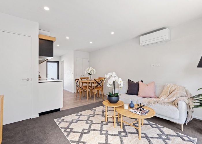  at 2/300 Fitzgerald Avenue, Christchurch Central, Christchurch