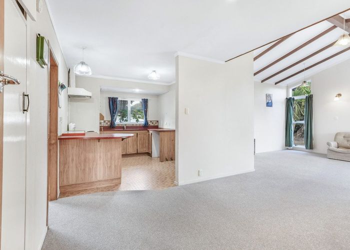  at 48 Southsea Crescent, Silverdale, Hamilton