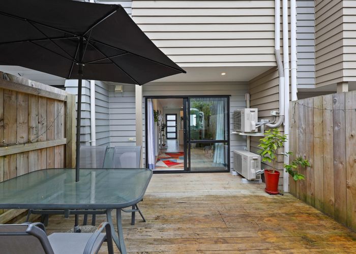  at 3/6 South Pacific Place, Henderson, Waitakere City, Auckland