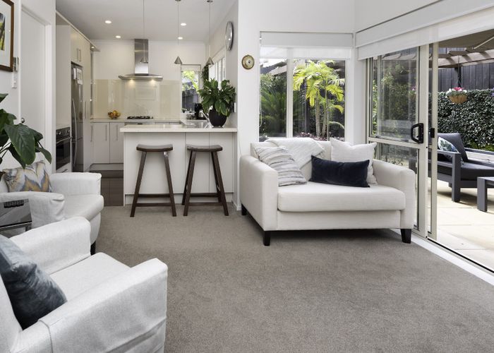  at 15 Gillett Place, Botany Downs, Manukau City, Auckland
