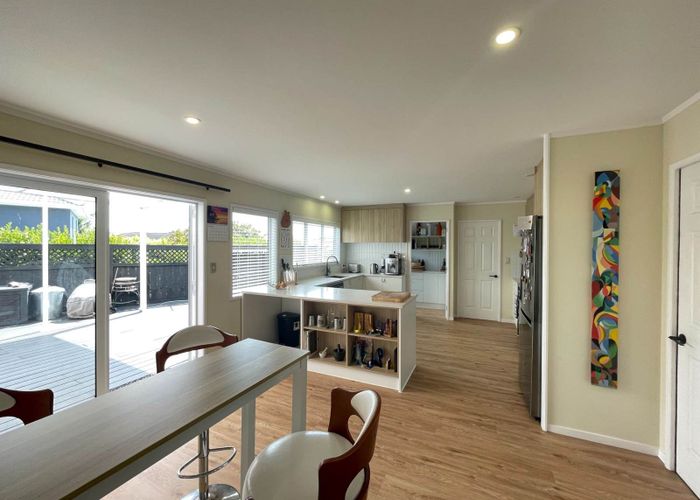  at 5 Thistle Close, Beachlands, Manukau City, Auckland