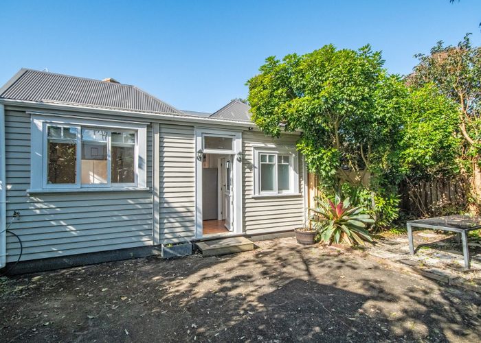 at 140 Coronation Road, Mangere Bridge, Auckland