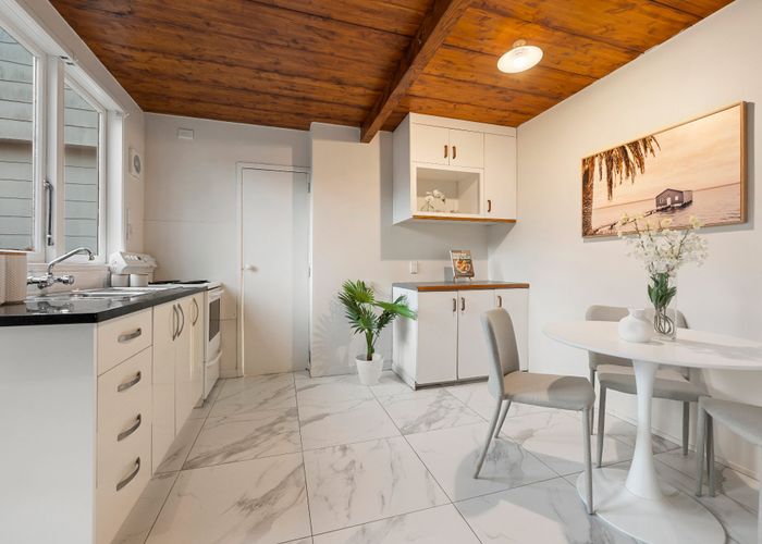  at 2/28 Tranmere Road, Sandringham, Auckland