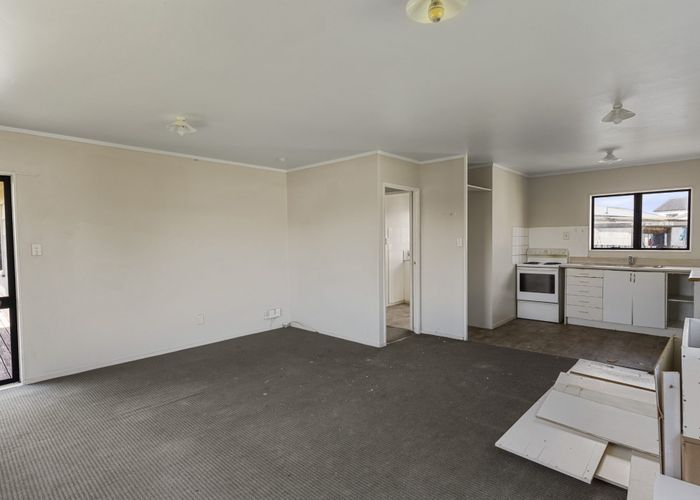  at 74 Maplesden Drive, Clendon Park, Auckland