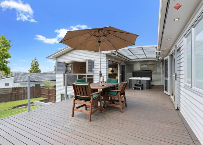  at 12 Raphael Place, West Harbour, Auckland