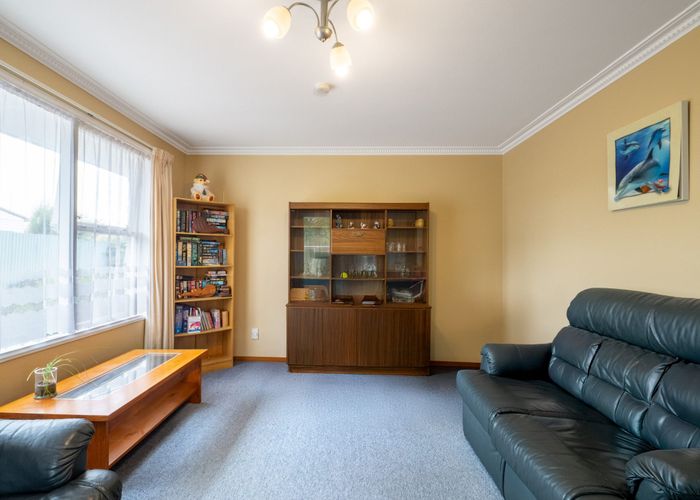  at 2/17 Lake Terrace Road, Burwood, Christchurch