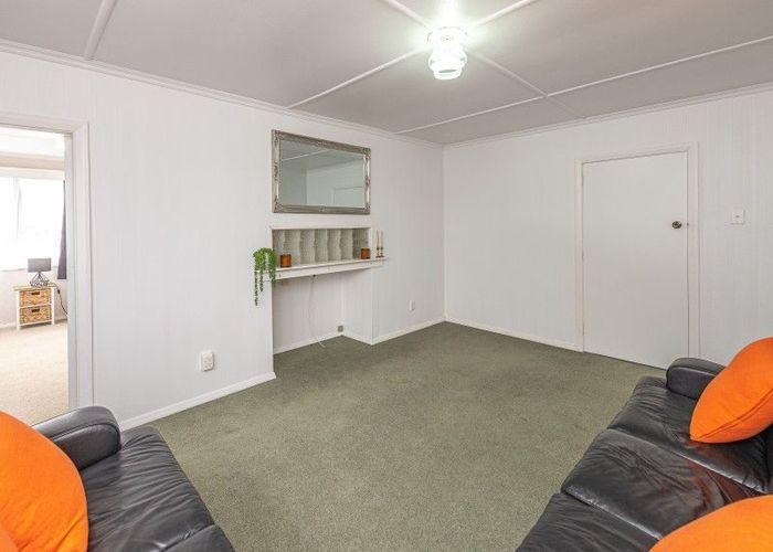  at 9 Swiss Avenue, Gonville, Whanganui