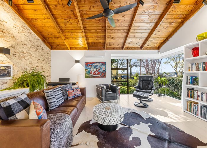  at 9 Westpark Drive, West Harbour, Waitakere City, Auckland