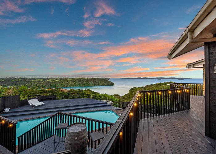  at 4 Kotare Place, Sandspit